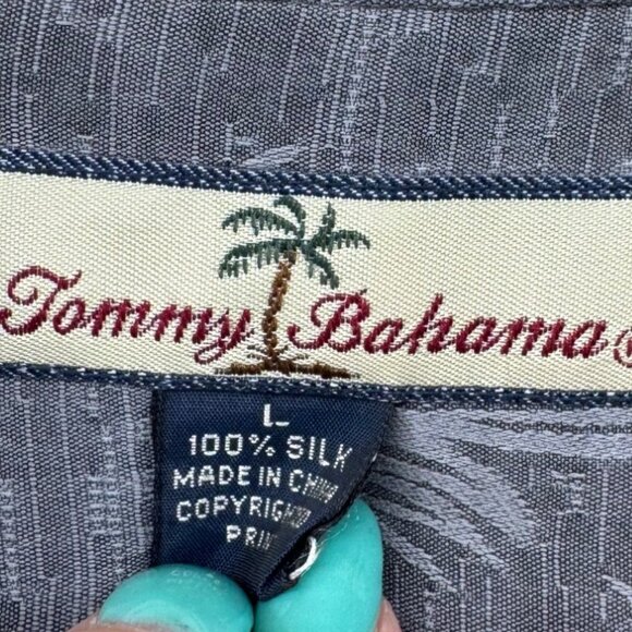 Tommy Bahama Palm Tree Print 100% Silk Button-Up Short Sleeve Shirt Gray Size L - Picture 8 of 9